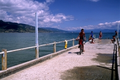Pogradec (Albania) - Kids on the pier